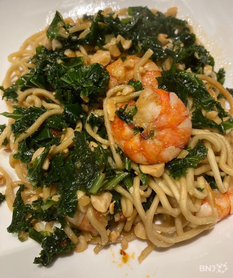 nouilles sautées au chou-plume