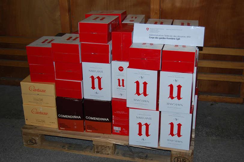 Le Corps des gardes-frontières a mis la main sur une grande quantité d'alcool dans la voiture d'un particulier.