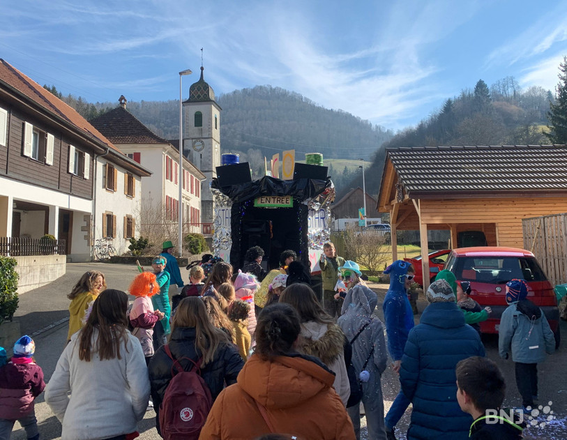 Les enfants ont rempli de fête le village d'Asuel mardi après-midi lors de leur cortège de carnaval.