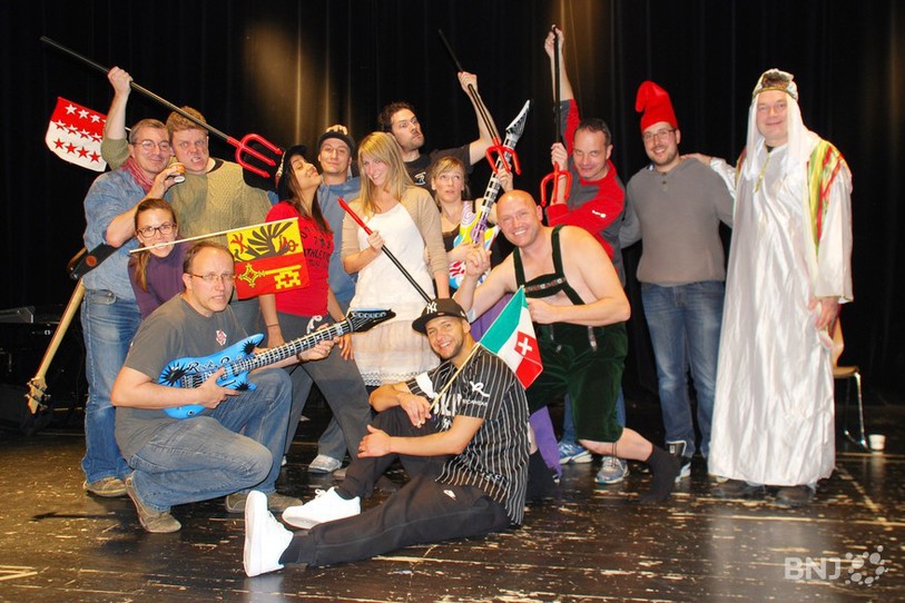 La troupe de la Décharge prépare sa revue 2014 dans la joie et la bonne humeur.