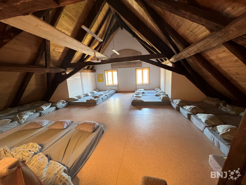 Une vingtaine de lits d'appoint ont été installés dans le bâtiment communal.