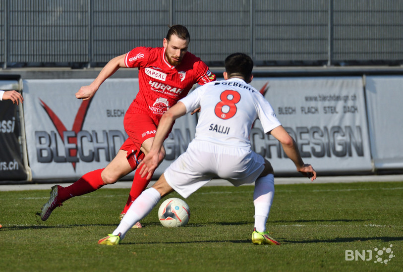 Nolan Erard et le FC Bienne empochent un précieux succès dans la course au maintien (photo : Georges Henz).