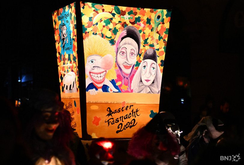 Le carnaval a réveillé Bâle ce lundi (photo : Georges Henz).