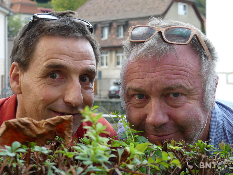 « Hommage à Cuche et Barbezat par Cuche et Barbezat, avant qu’il ne soit trop tard ! » est à découvrir ce jeudi soir à 20 heures à la salle de l’Inter à Porrentruy.