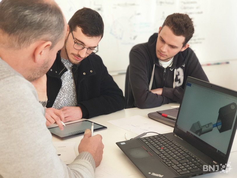 Les étudiants étaient répartis en équipes, dans les locaux de l’Incubateur i-Moutier.