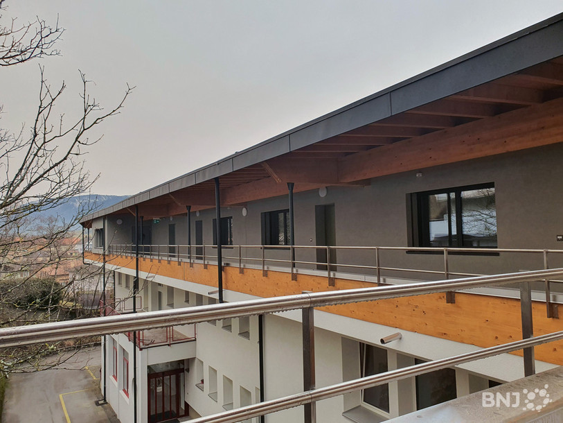 Les cinq appartements avec encadrement du Belvédère Dubied se situent juste en dessus du Home Dubied à Couvet.
