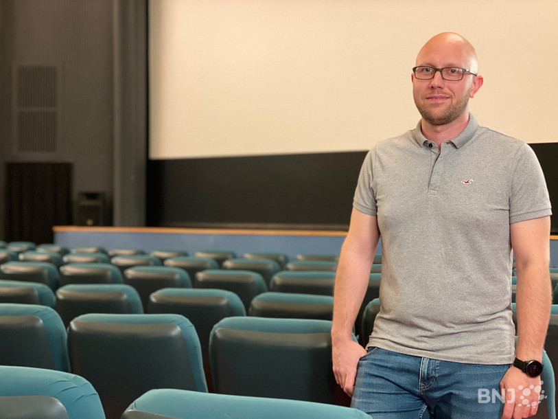 Frédéric Schaer, responsable du Festival du Film vert au sein du Cinéma 2520 de la Neuveville.
