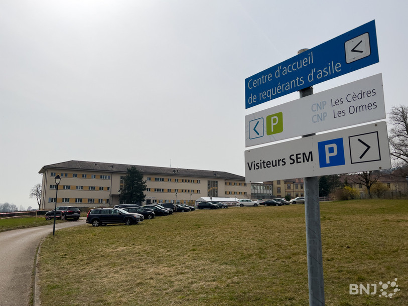 Le Centre fédéral de Perreux fait face à un afflux inédit de requérants d'asile, ce qui entraîne certaines tensions. (Photo d'archives)