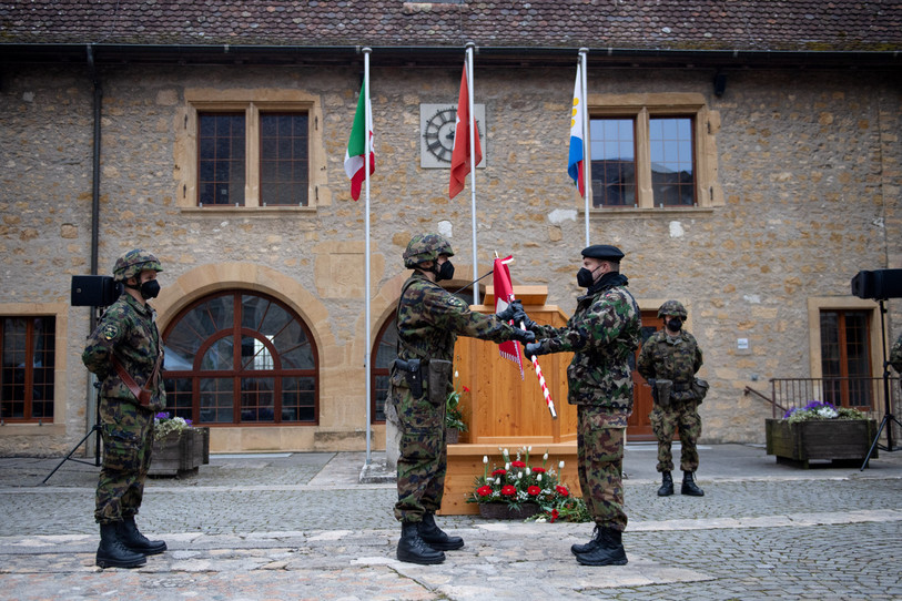 La prise de commandement du bataillon Cyber s'est tenue ce vendredi à Colombier. (Photo: Armée suisse)