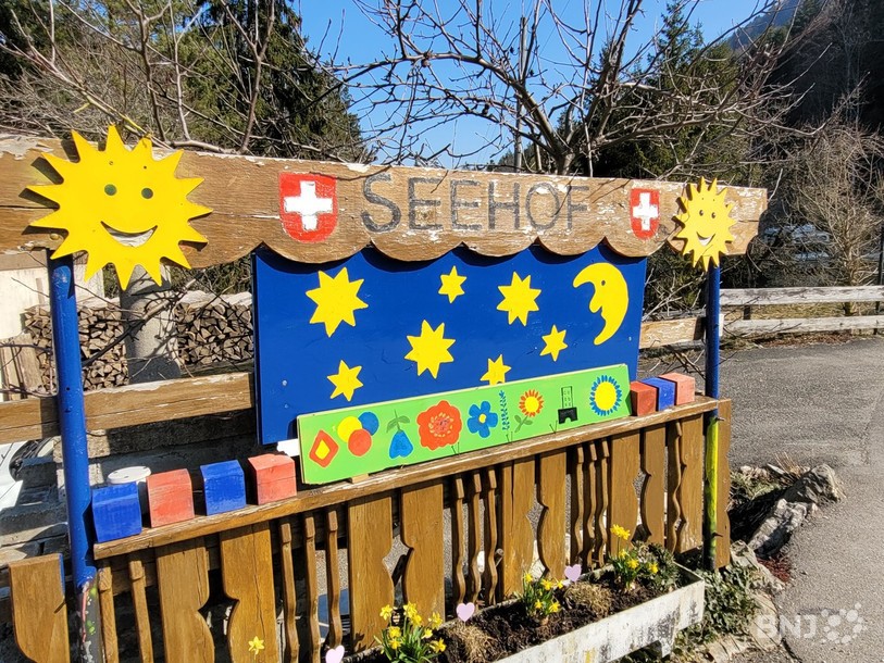 Un panneau à l'entrée d'Elay.