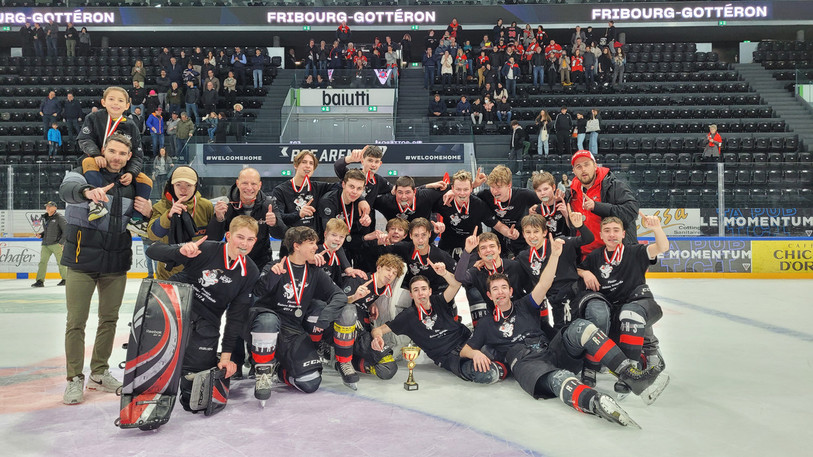 La joie des U17 delémontains, sacrés champions romands ! (Photo : HC Delémont-Vallée)