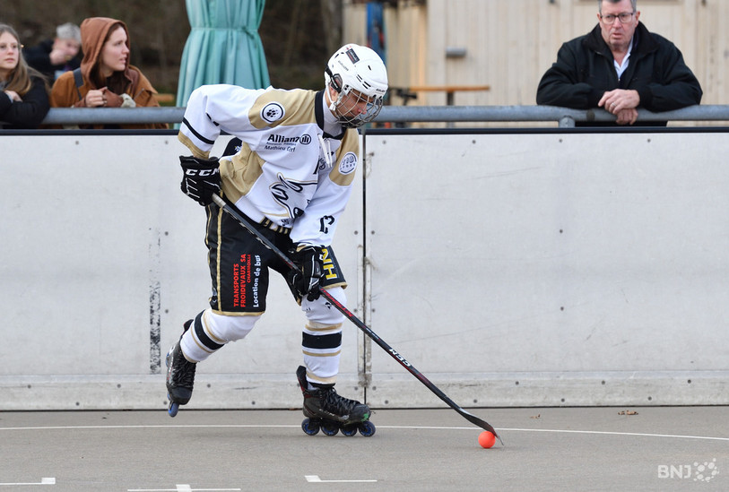 Yann Girardin et le SHC Ajoie attendent leur premier succès de la saison (photo : archives/Georges Henz).