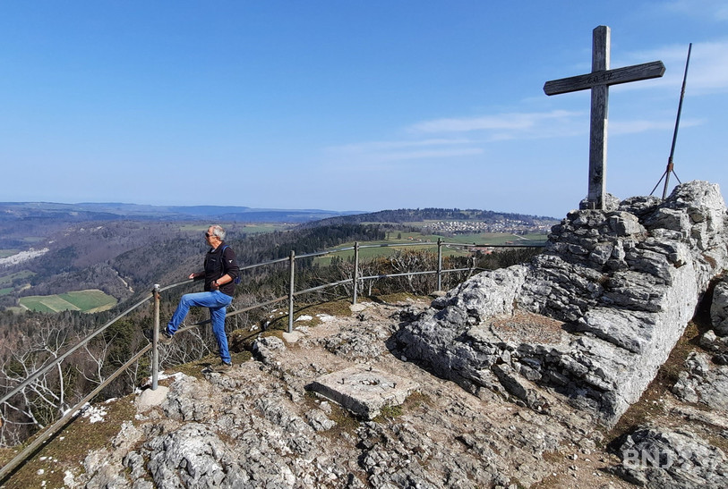 Gérard Chaignat contemple le magnifique paysage.