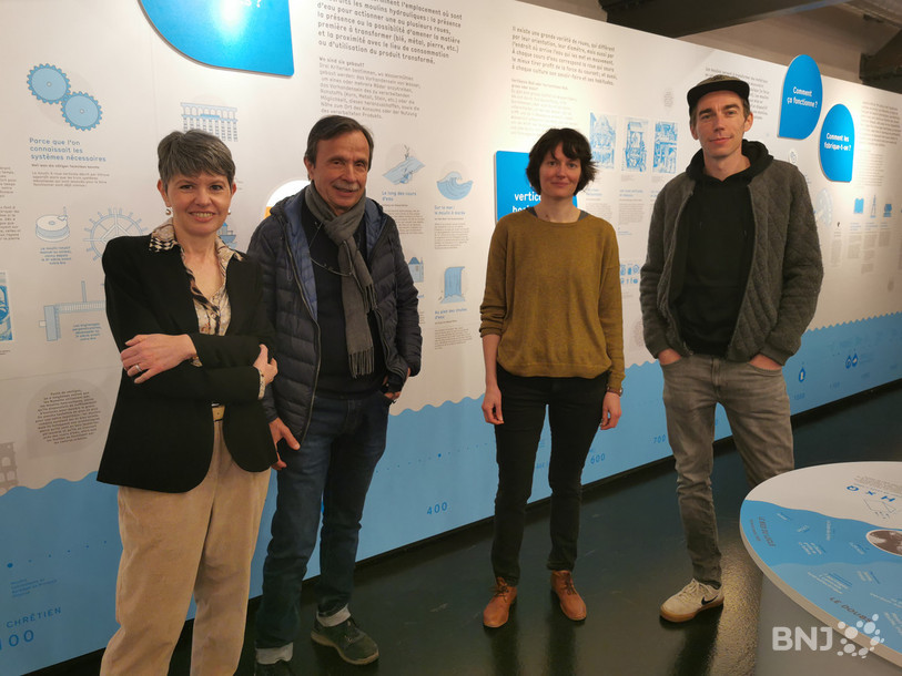 L'équipe derrière la nouvelle salle permanente des Moulins souterrains du Col-des-Roches (de gauche à droite) : Caroline Calame, Paul Jambé, Julie Montandon et Yannick Soller.