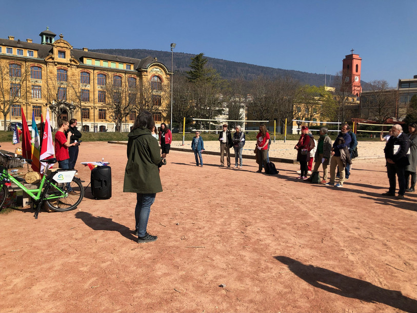 La gauche neuchâteloise s'est réunie ce dimanche à Neuchâtel pour manifester contre la remilitarisation (Photo : jeunes socialistes neuchâtelois)