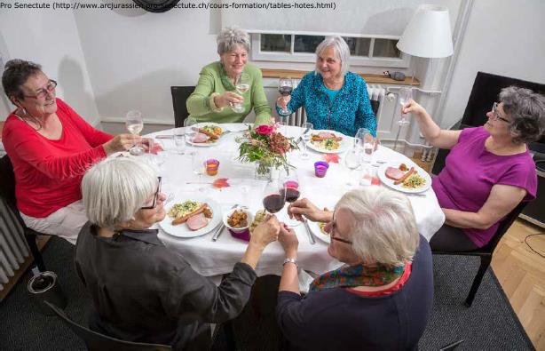 Pro Senectute veut permettre aux seniors d'échanger autour d'un repas.