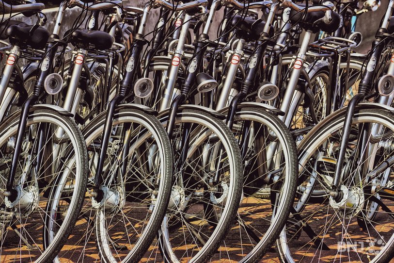 Les lumières des vélos électriques devront être allumées dès vendredi.