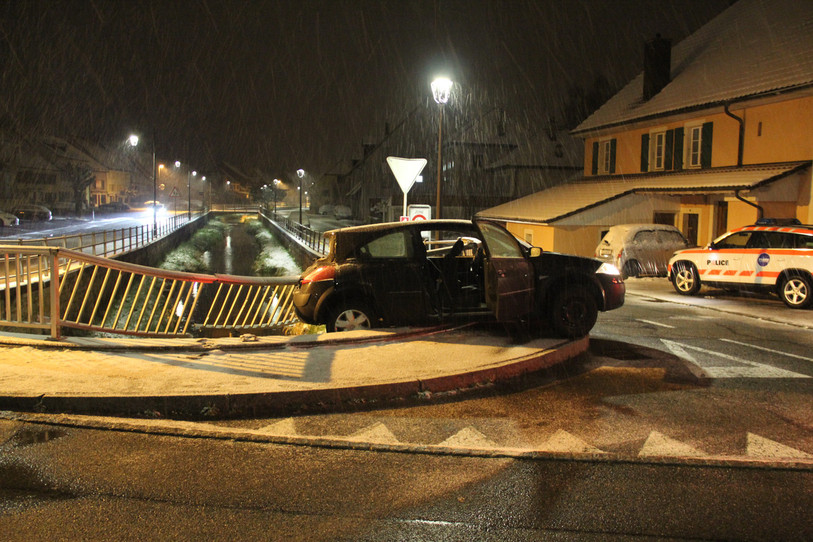 Personne n'a été blessé dans l'accident survenu à Alle (photo: police cantonale jurassienne).