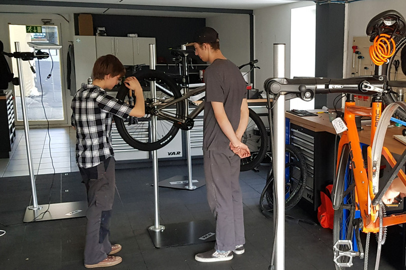 L'atelier Velo Academy à Saint-Blaise propose aux jeunes de découvrir de nouveaux horizons professionnels. (Photo : PerspectivePlus)