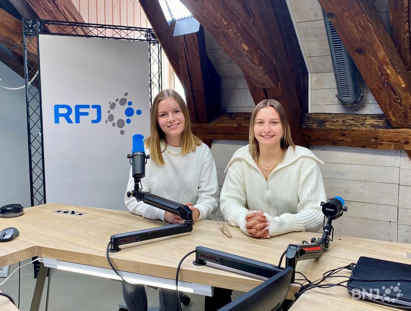 Alizée Marchand (à g.) et Manon Fleury se sont intéressées, en compagnie de Marine Scheurer, à ce qui pousse les jeunes à avoir recours à la médecine esthétique.