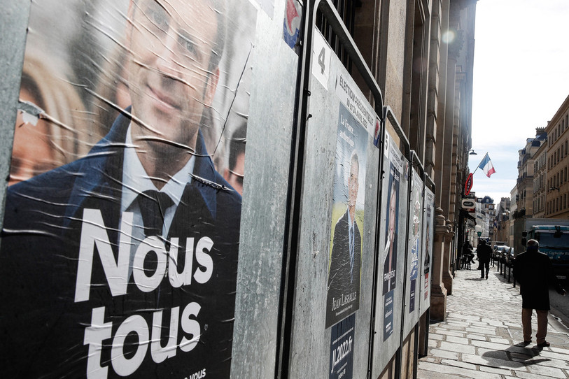 Les Françaises et Français ont le choix entre douze candidats. (Photo : EPA/Mohammed Badra).