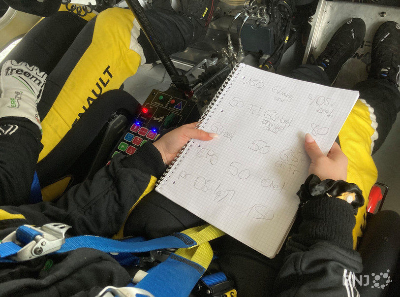 Les notes de la navigatrice Sarah Junod.