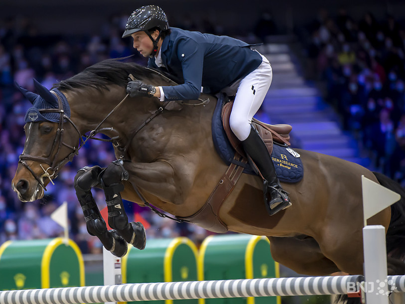 Le Zurichois Martin Fuchs remporte la première épreuve de la Coupe du monde hippique. (Photo : KEYSTONE/Martial Trezzini)