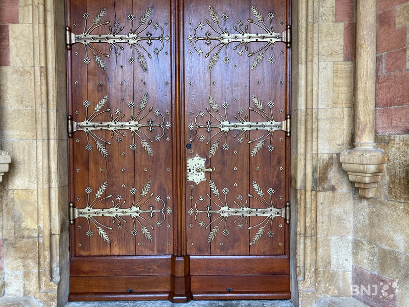 La porte de la Collégiale