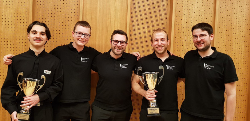 Robin Marquis (à gauche) et les membres du quatuor « Illumination Brass Quartet » ont le sourire. (Photo : Fédération jurassienne de musique).
