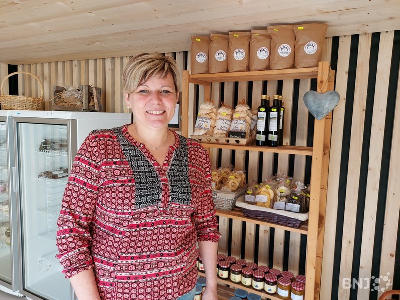 Isabelle Kämpf propose notamment un self-service de produits régionaux devant chez elle à Villeret. 