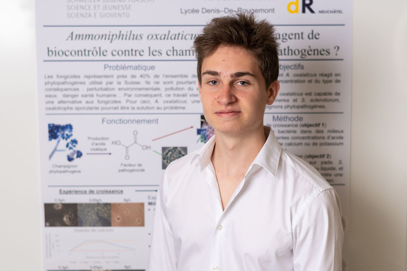 Clément Vanmerris s’est adjugé le prix « Life Sciences Switzerland » lors du Concours national de Science et jeunesse. (Photo : Science et jeunesse)