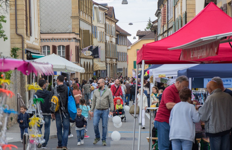 Les artisans et commerçants de Colombier et d'Auvernier espèrent que la foule sera au rendez-vous le 21 mai à l'occasion du Marché de Printemps (photo : acc-colombier).