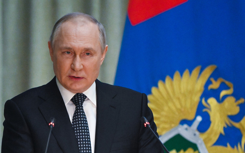 Selon les spécialistes du domaine, les chances de voir le président russe, Vladimir Poutine, sur le banc des accusés sont minces. (Photo : Sergei Gubeyev, Sputnik, Kremlin Pool Photo via AP).