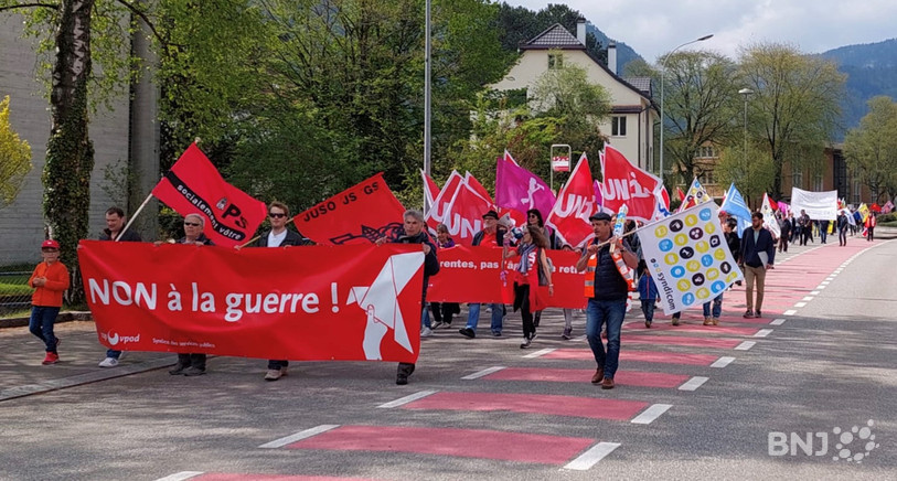 Le cortège du 1er Mai interjurassien a attiré 250 personnes à Moutier.