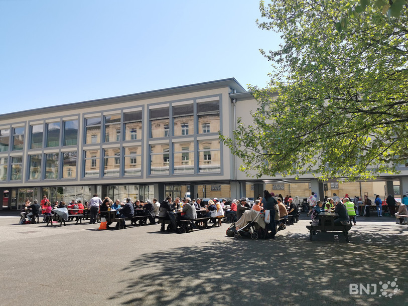 Ce dimanche avait lieu pour la première fois en deux ans une fête des travailleurs sans restriction sanitaire à Neuchâtel.