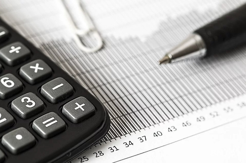 La possibilité d'un impôt sur le revenu à la source fera l'objet d'une étude après l'acceptation d'un postulat par le Parlement. (Photo: image d'illustration)