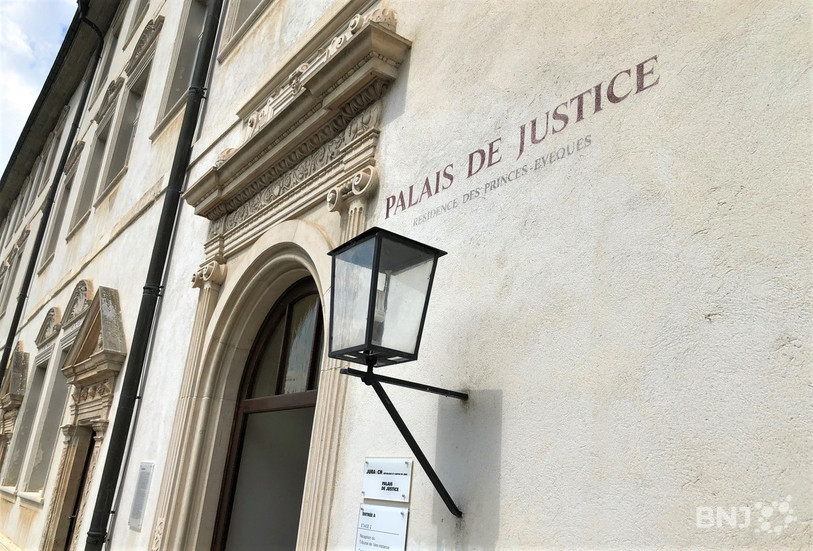 La justice jurassienne prononcera vendredi son jugement sur une importante affaire de drogue (archive d'illustration).