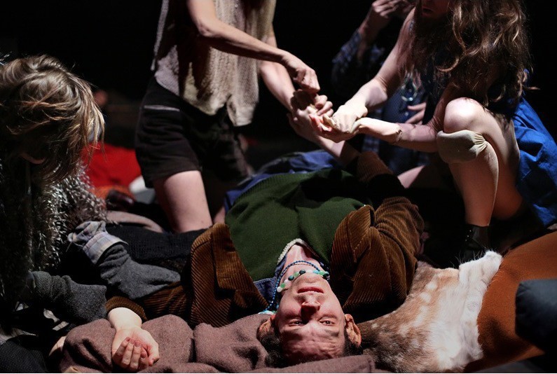 Le Théâtre sauvage dépeint le meurtre comme élément fondateur de la société. (Photo : Steeve Iuncker)