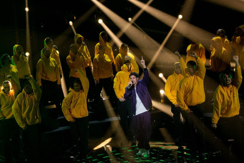 Loris lors de son passage pendant la finale de The Voice. (Photo: BENJAMIN GIRETTE / BUREAU 233 / ITV / TF1)