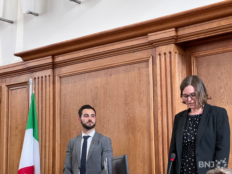Clarence Chollet remplace Quentin Di Meo à la présidence du Grand Conseil neuchâtelois.
