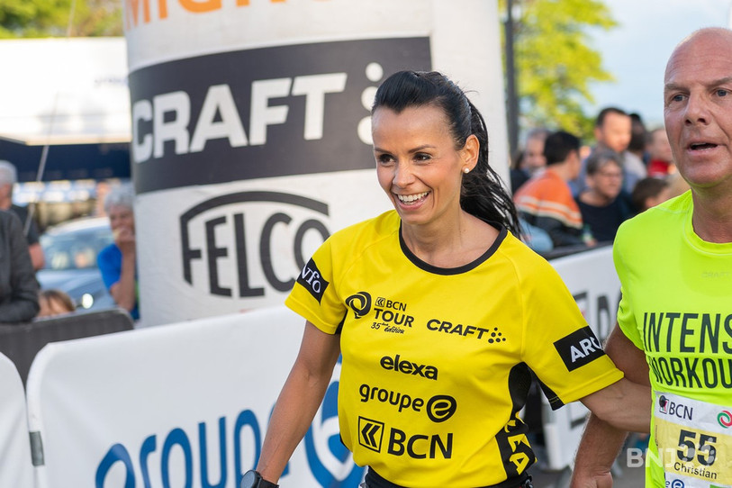 Sourire de circonstance pour Nathalie Geiser à l'arrivée. (Photo B. Pfaff)