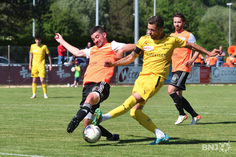 Steve Coelho et le FC Bassecourt n'ont rien su faire samedi. (Photo : Georges Henz).