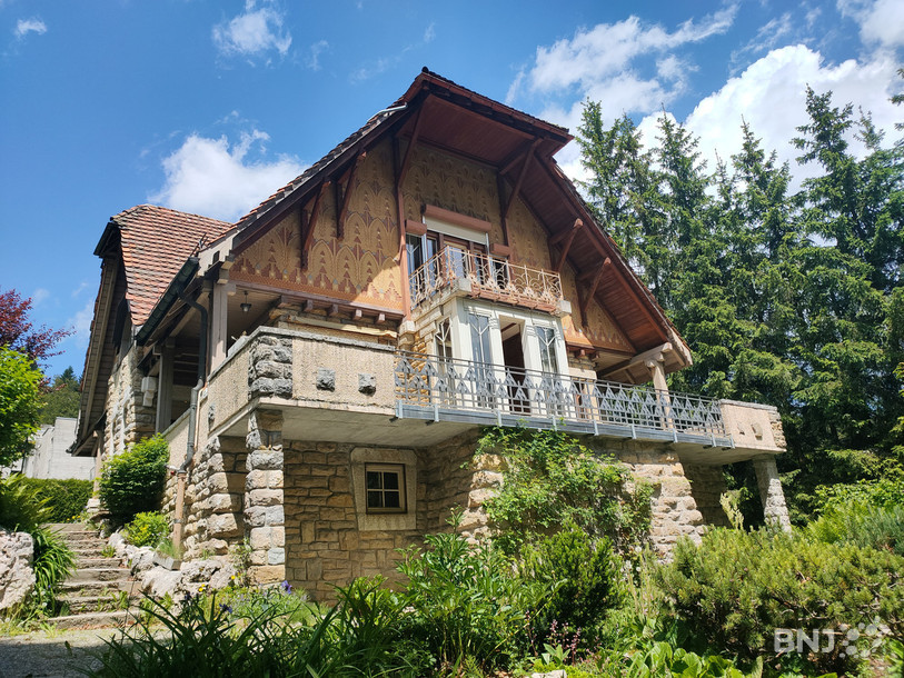 La Villa a été dessinée par les élève de l'Ecole d'arts de La Chaux-de-Fonds en 1906