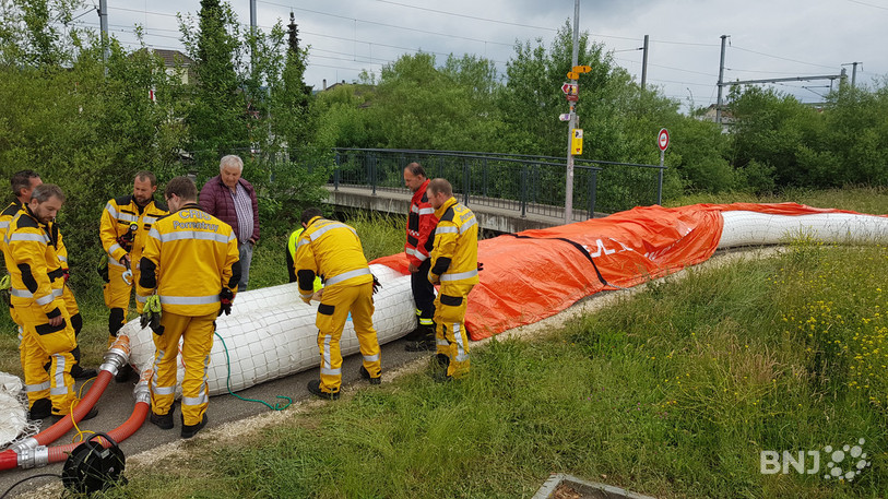 Les pompiers du CRISP ont reçu une formation pour l'installation des digues mobiles.