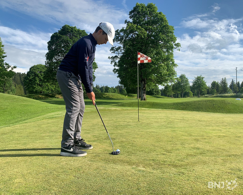 Mathys Moser s'entraîne au Golf Club Les Bois.