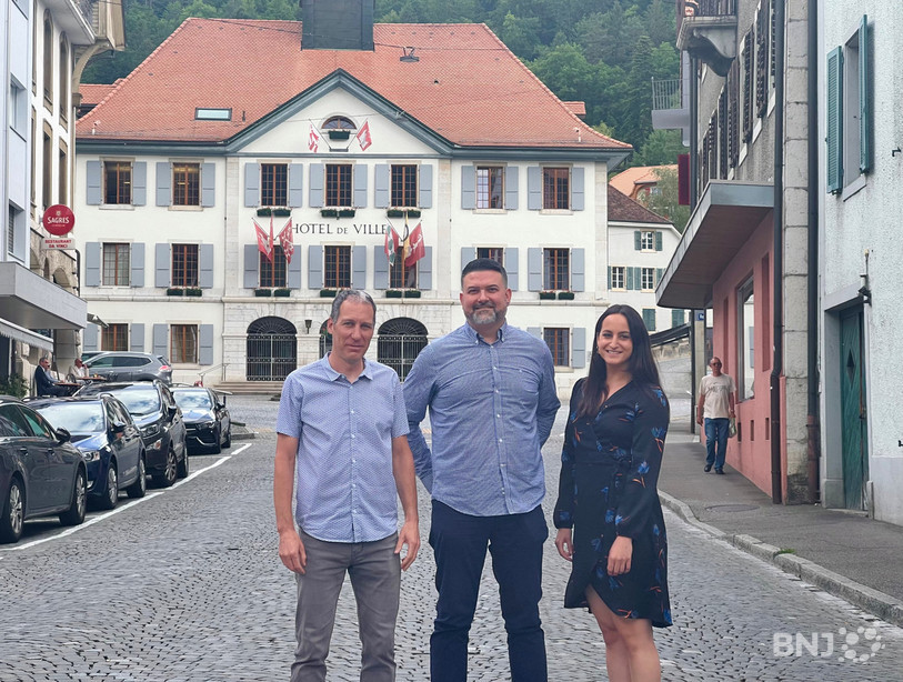 De gauche à droite : Cédric Erard, directeur de Moutier ville jurassienne, Nicolas Terreaux, président du comité du Festival de la liberté et Marina Zuber, responsable de la programmation.
