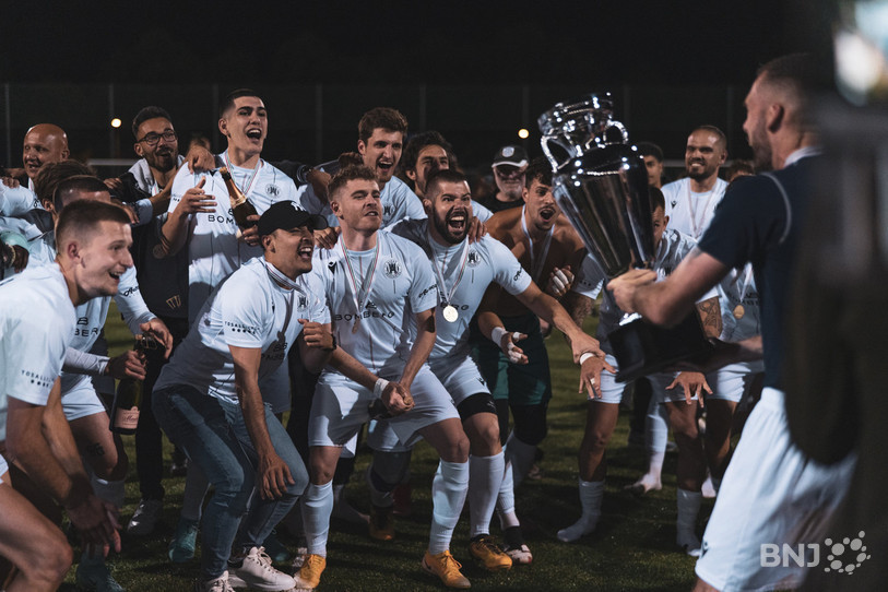 Audax-Friul peut
laisser éclater sa joie après sa victoire en finale de la Coupe neuchâteloise
(photo : Albin Tissier).