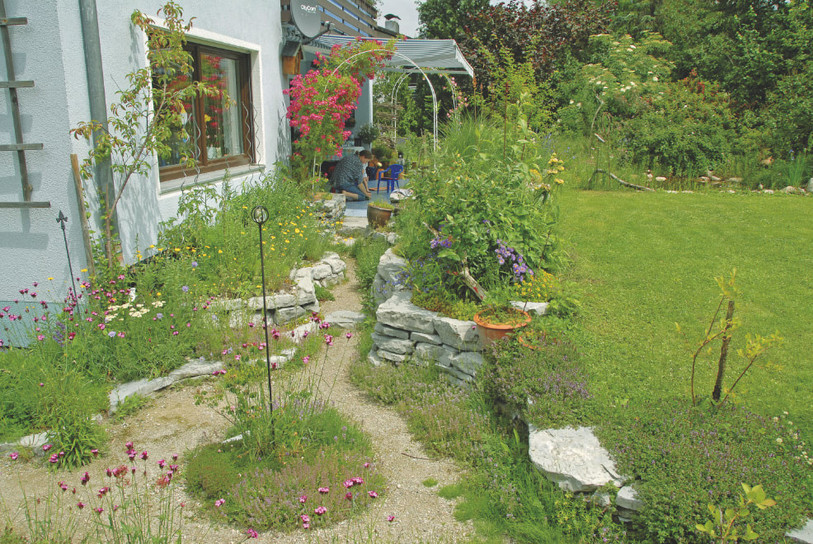 Un jardin attrayant pour les oiseaux se distingue par sa diversité en plantes sauvages indigènes et en structures. (Photo : ©Reinhard Witt)