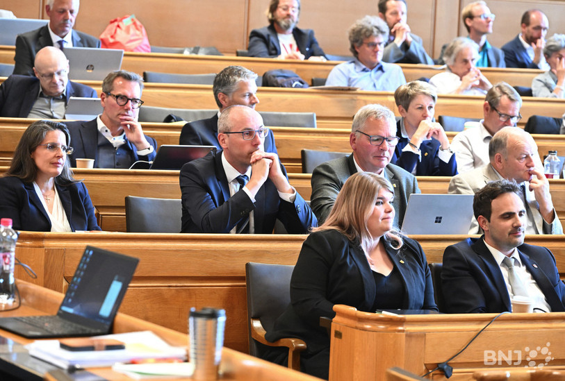 Anne-Caroline Graber, à gauche, reprend la présidence de la députation francophone au Grand Conseil avec un dossier très important entre les mains. (Photo : archives, Georges Henz).