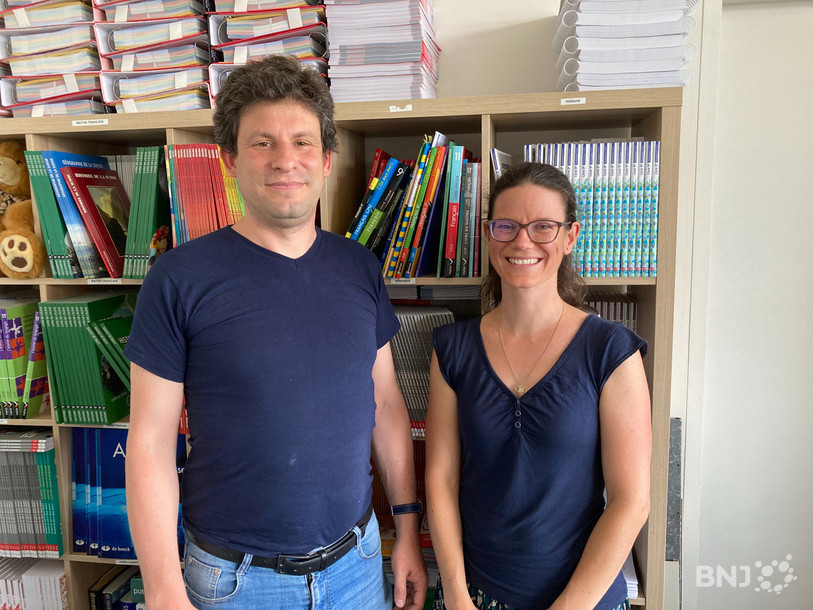 De gauche à droite: le gérant de l'Ecole Moderne David Neidhart et la directrice Gladys Pinard qui s'apprêtent à ouvrir l'école Roche Neuchâtel. 